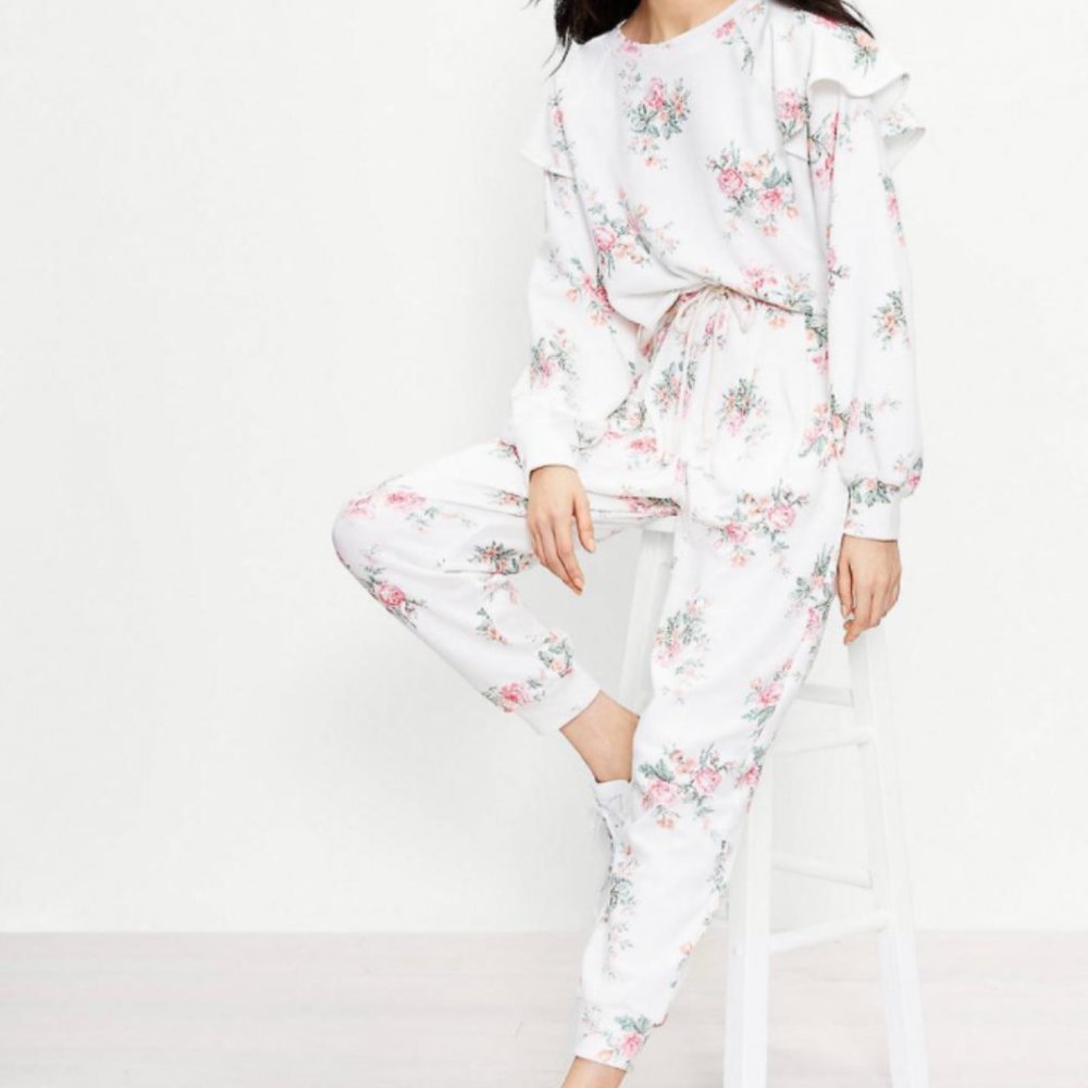 NWT Lou & Grey Bouquet Ruffle Terry Sweatpants